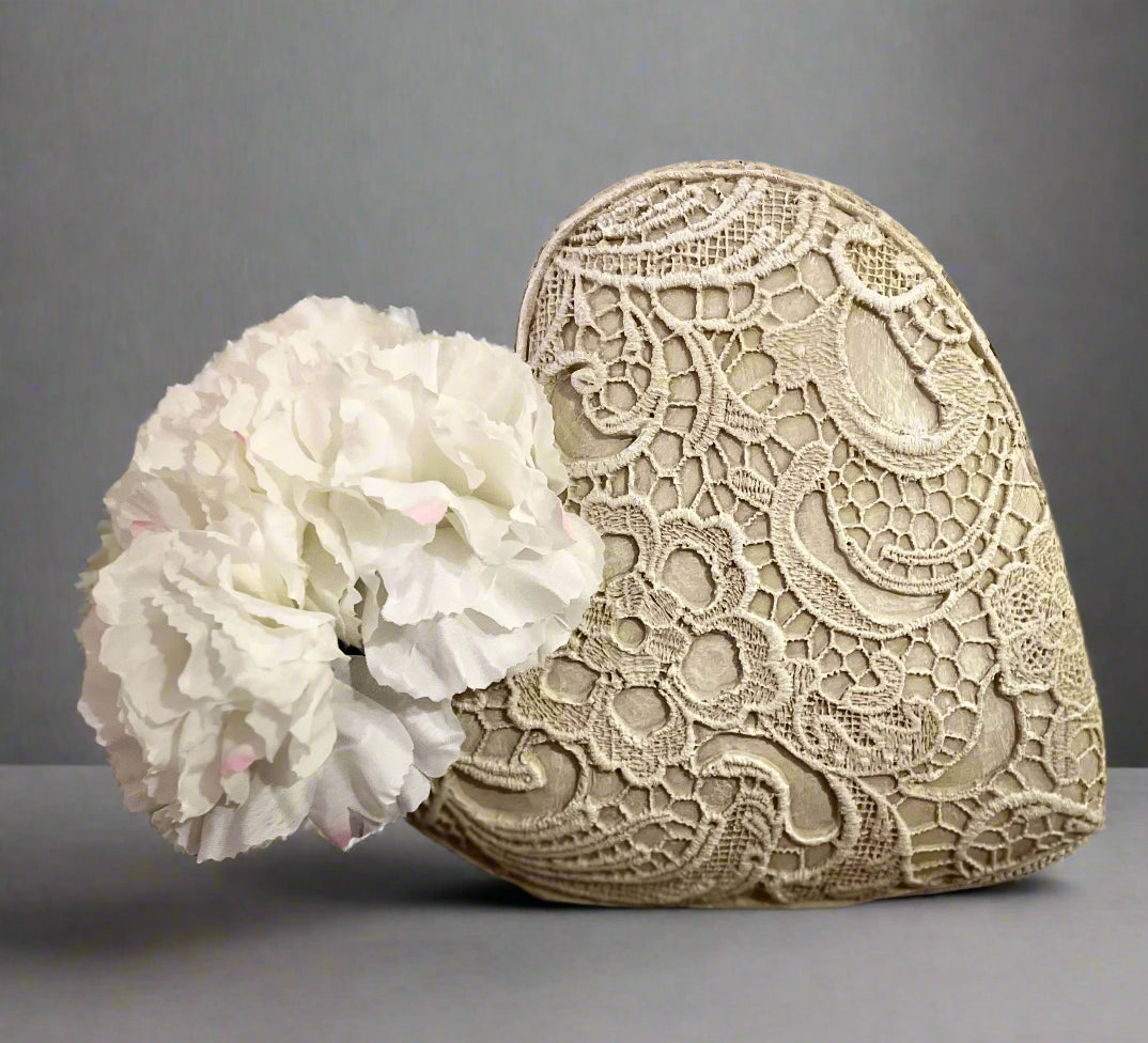 Floral Lace Heart Lamp
