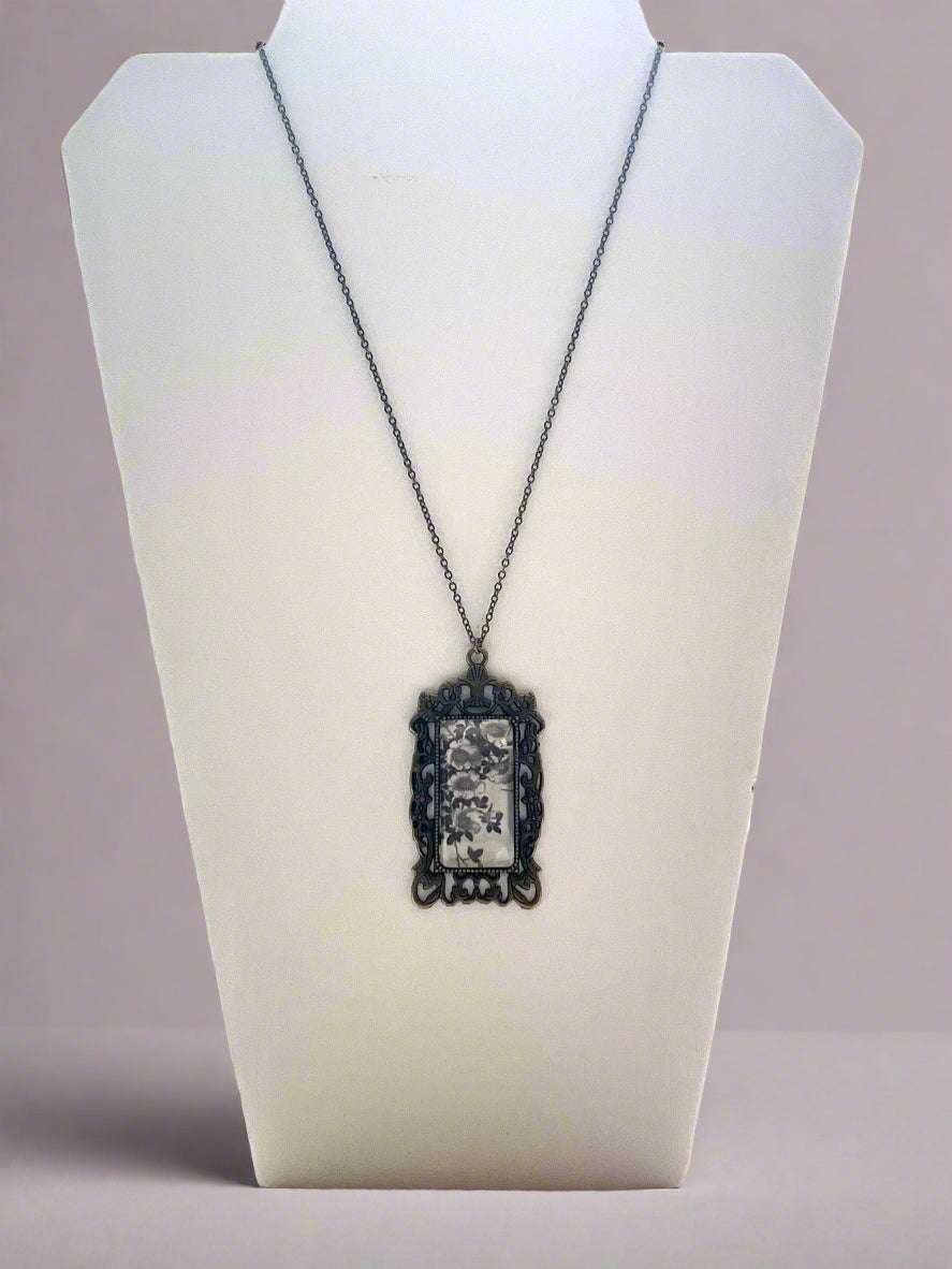 Vintage Floral Pendant Necklace
